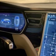 Tesla Model S service skærm