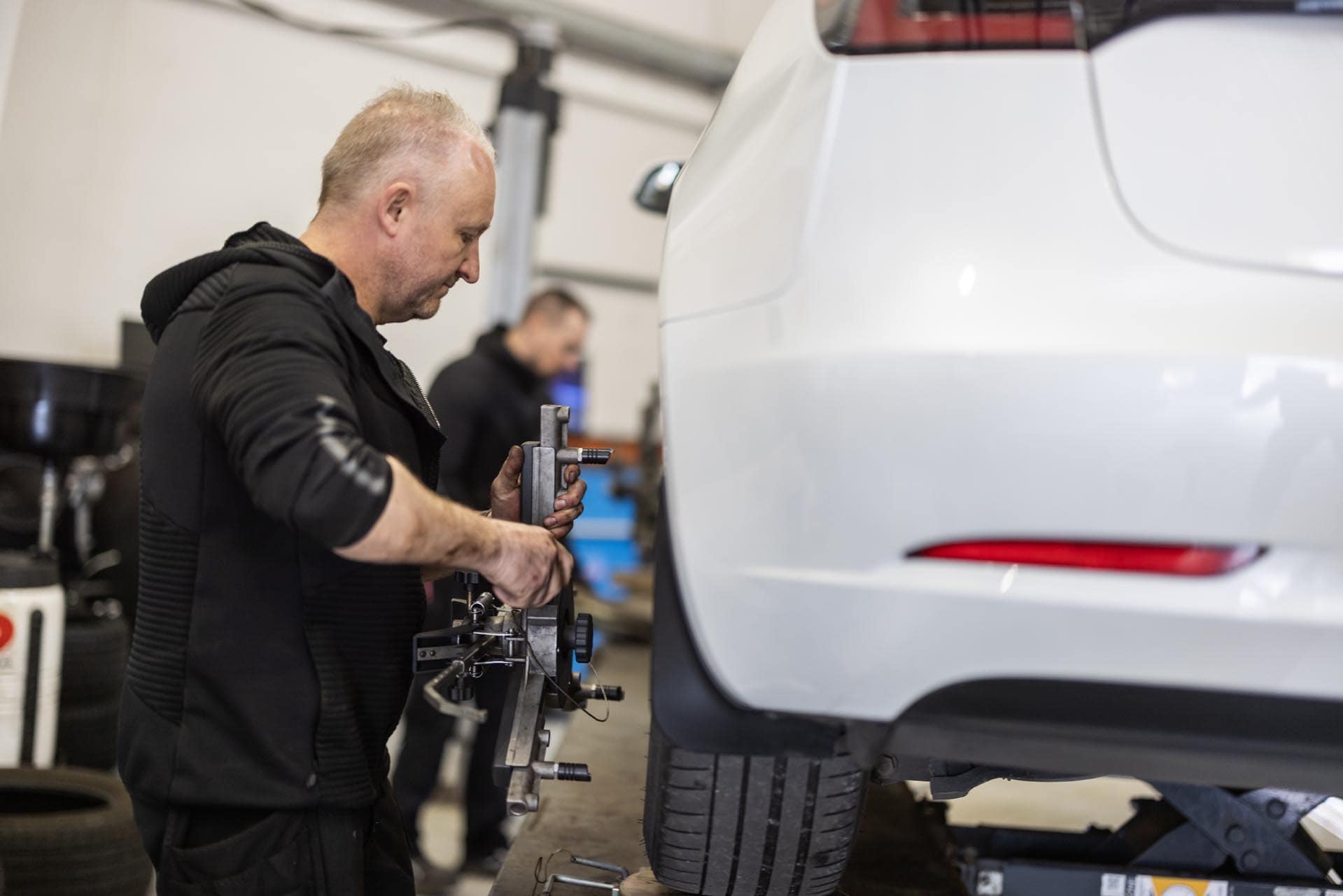 Forskellige servicepakker til Tesla Model 3