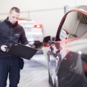 Tesla på værkstedet til service