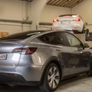 Tesla model I på værkstedet