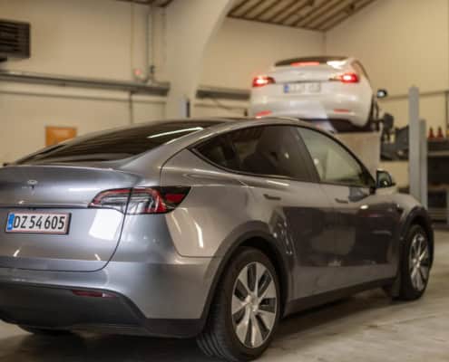 Tesla model I på værkstedet