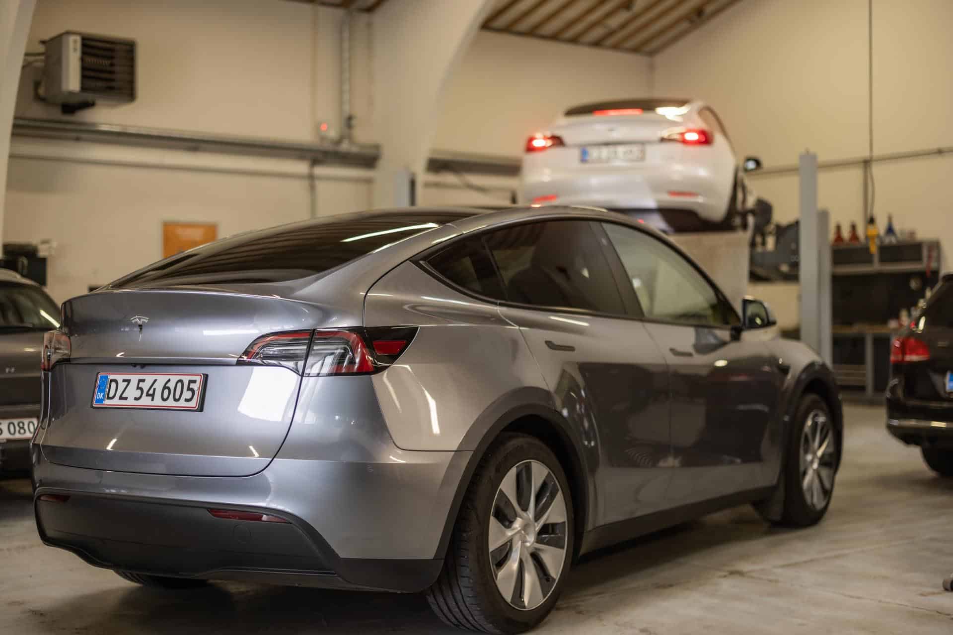 0U2A3642 Tesla model I på værkstedet